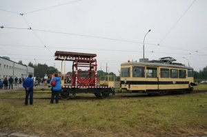 Smoczyca Klara na dniu otwartym w będzińskiej zajezdni tramwajowej